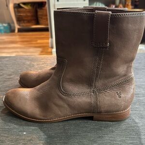 Women’s Frye boots size 10